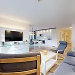 Strandnahe Mit Terrasse, Jugendglueck, * Остзебад Бинц