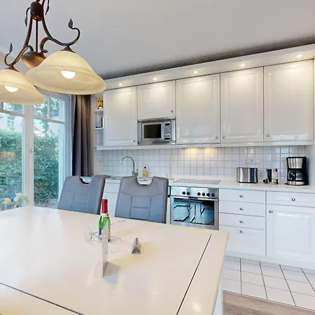 Apartment Strandnahe Mit Terrasse, Jugendglueck,