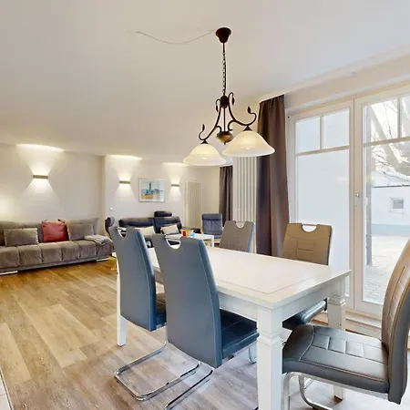 Strandnahe Mit Terrasse, Jugendglueck, *