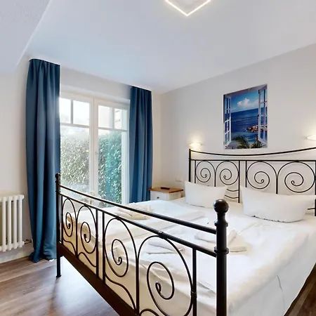 Strandnahe Mit Terrasse, Jugendglueck, *