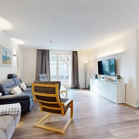 Strandnahe Mit Terrasse, Jugendglueck, Binz